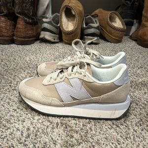 New Balance 237